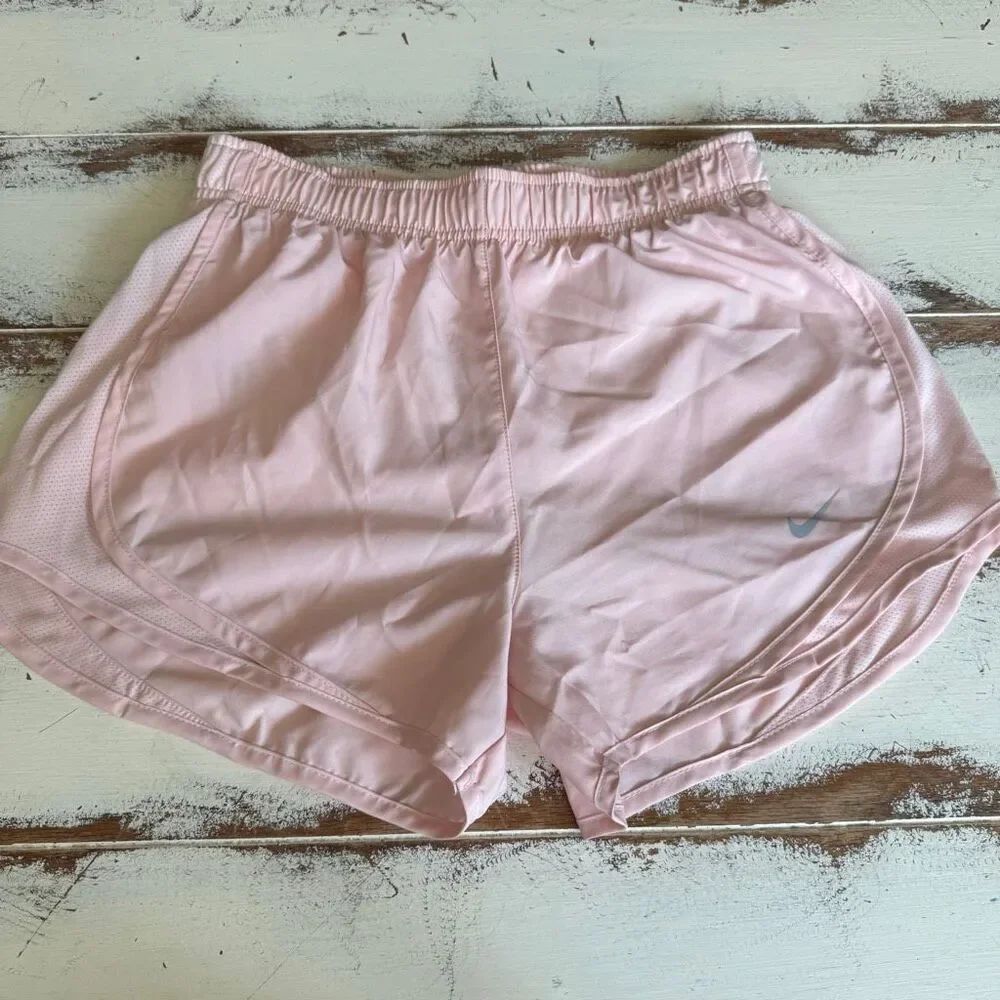 Nike dri pink Women’s short size XS